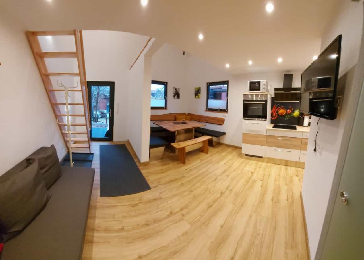 Ferienhaus: Mitten Auf Dem Reiterhof Öhringen Dış mekan fotoğraf